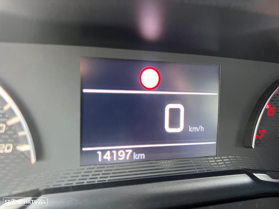 Peugeot 2008 1.2 PureTech Active - 12