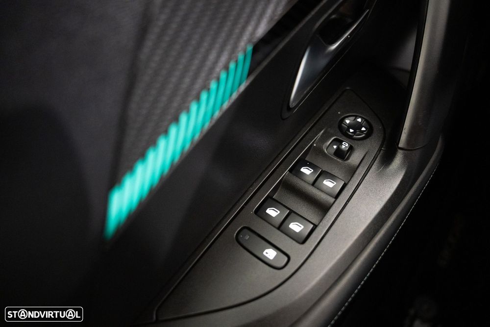 Peugeot 2008 1.5 BlueHDi Allure EAT8 - 14