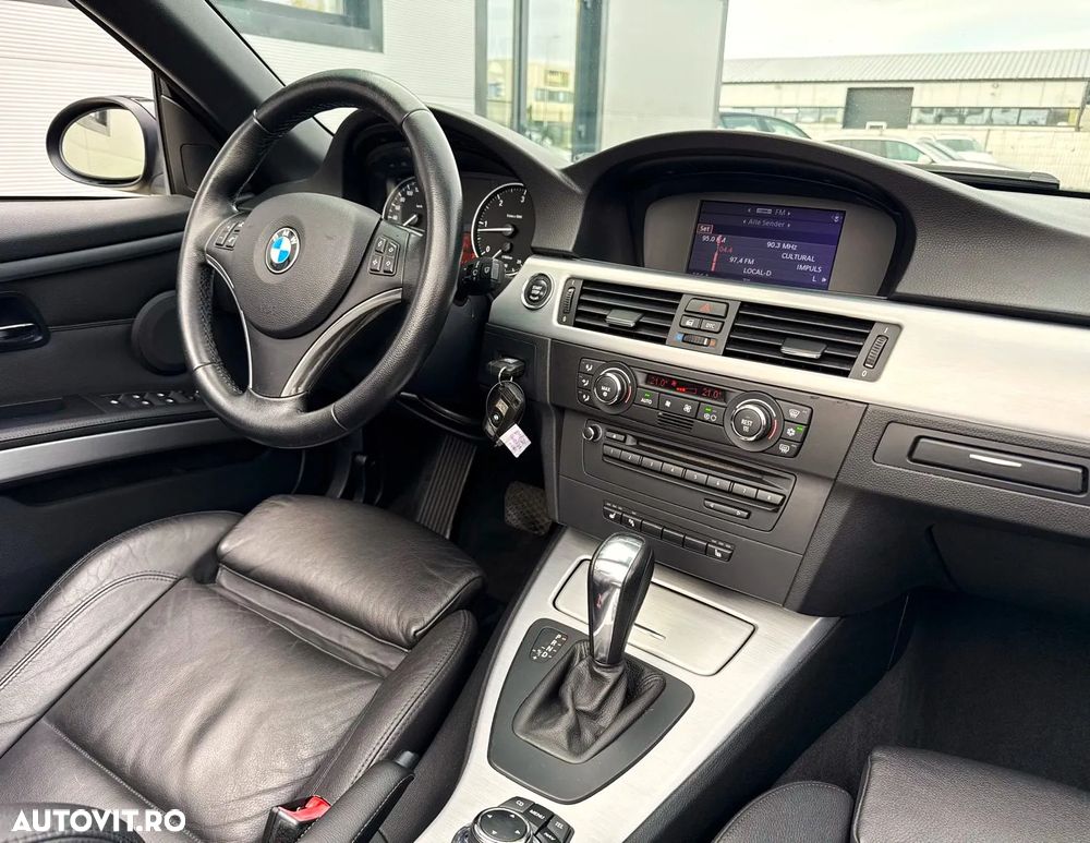 BMW Seria 3 320d DPF Cabrio Aut. - 26