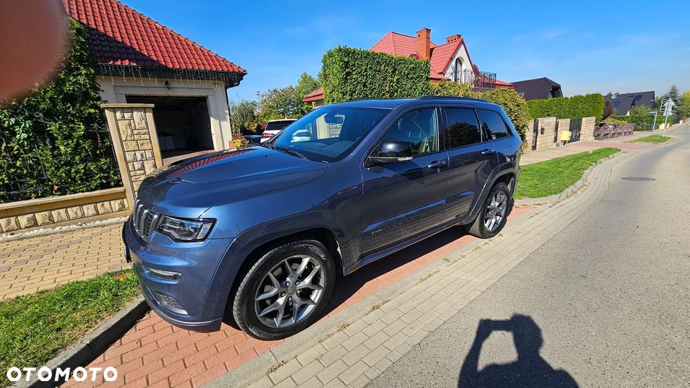 Jeep Grand Cherokee - 35