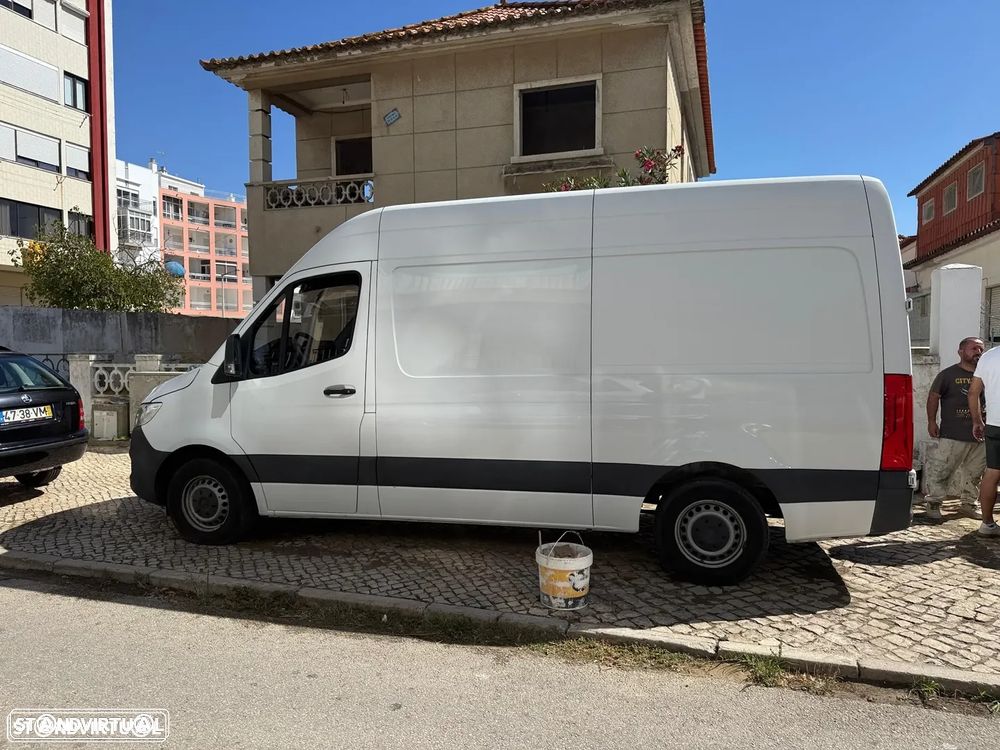 Mercedes-Benz Sprinter - 2