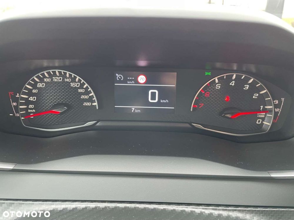 Peugeot 208 - 16