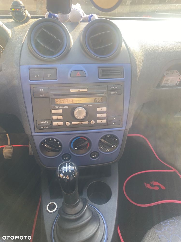 Ford Fiesta - 8