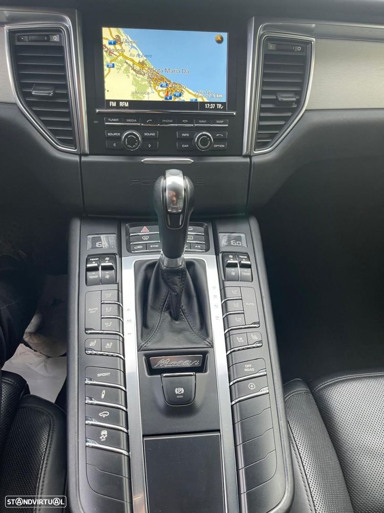 Porsche Macan Turbo PDK - 16
