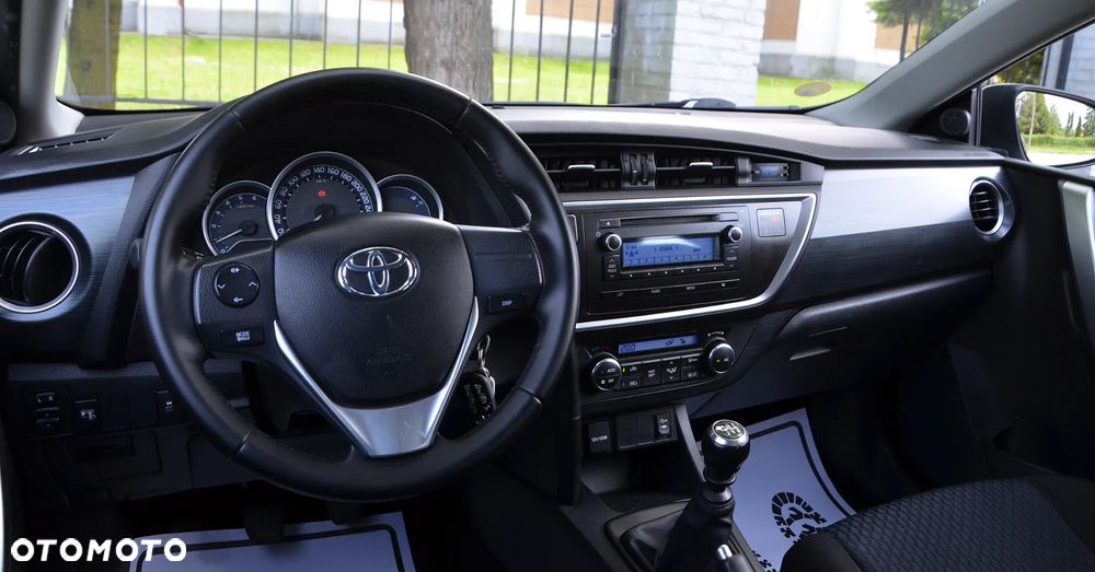 Toyota Auris - 25