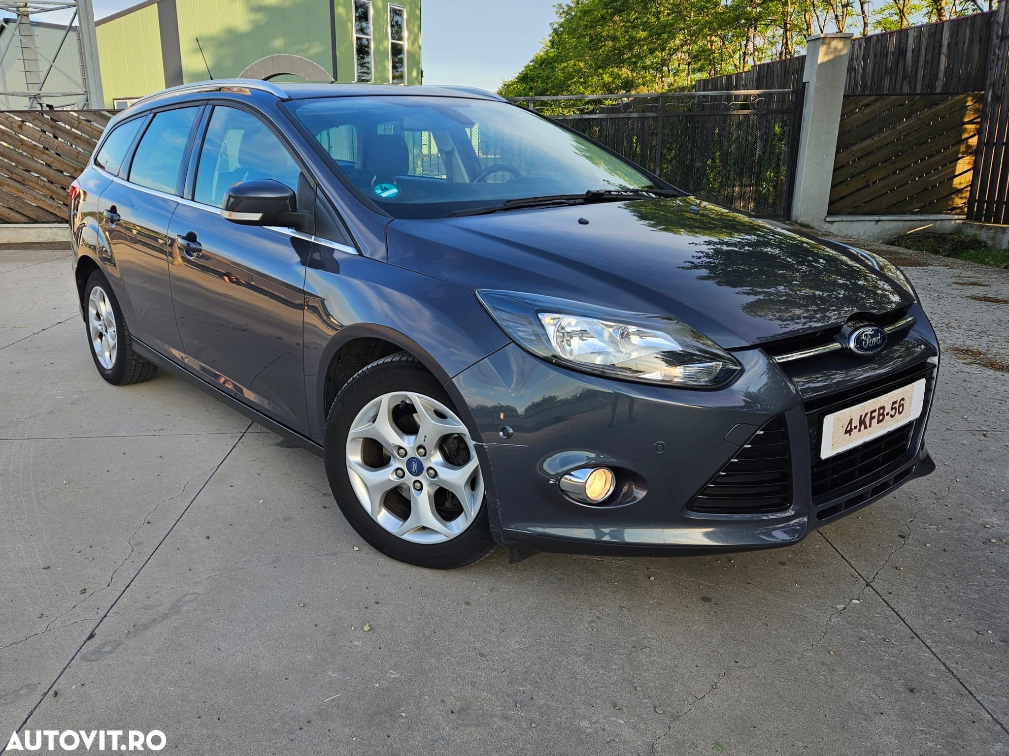 Ford Focus Turnier 1.6 TDCi ECOnetic 88g Start-Stopp-Sy Titanium - 2