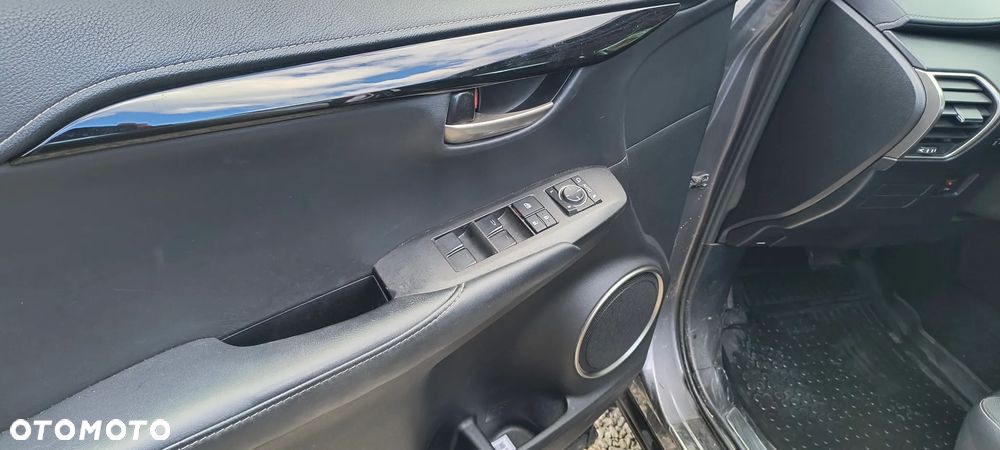 Lexus NX 300h Elite AWD - 5