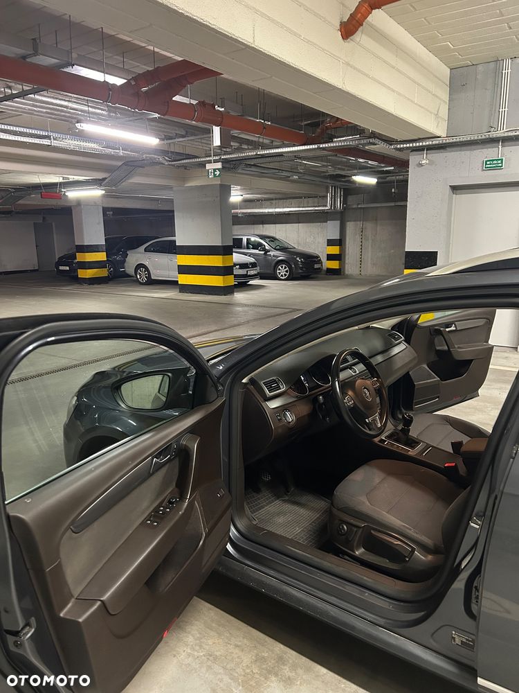Volkswagen Passat 1.4 TSI BMT Comfortline - 18