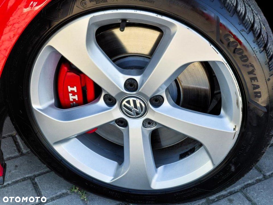 Volkswagen Golf - 8