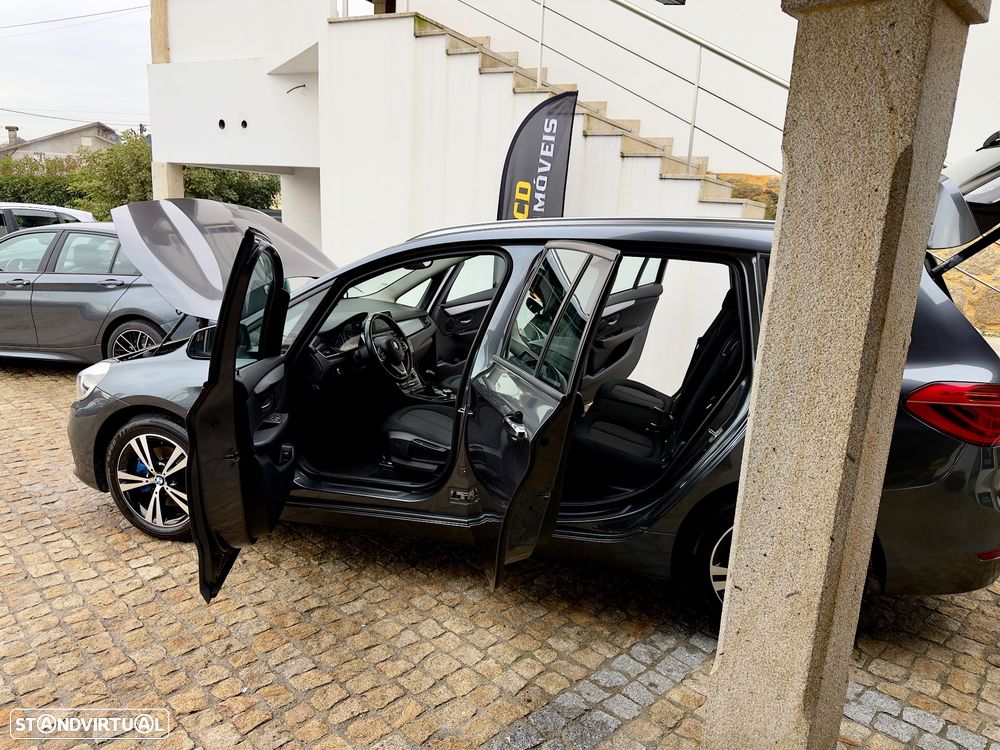 BMW 218 Gran Tourer d 7L Line Luxury - 34