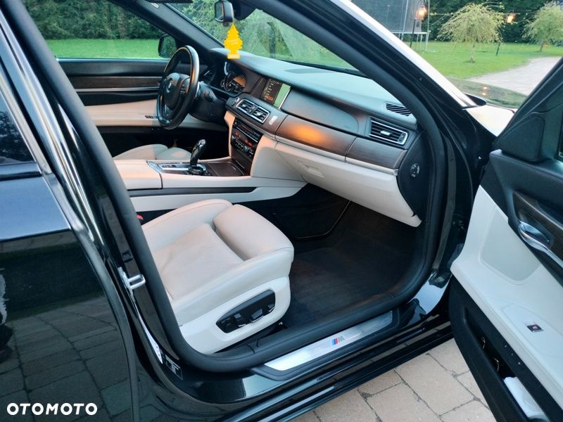 BMW Seria 7 740d - 17