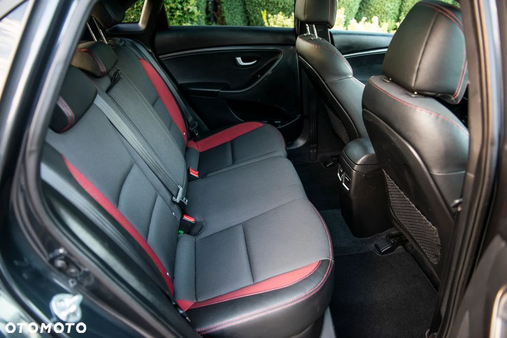 Hyundai i30 1.6 GDI Turbo Luxury - 36