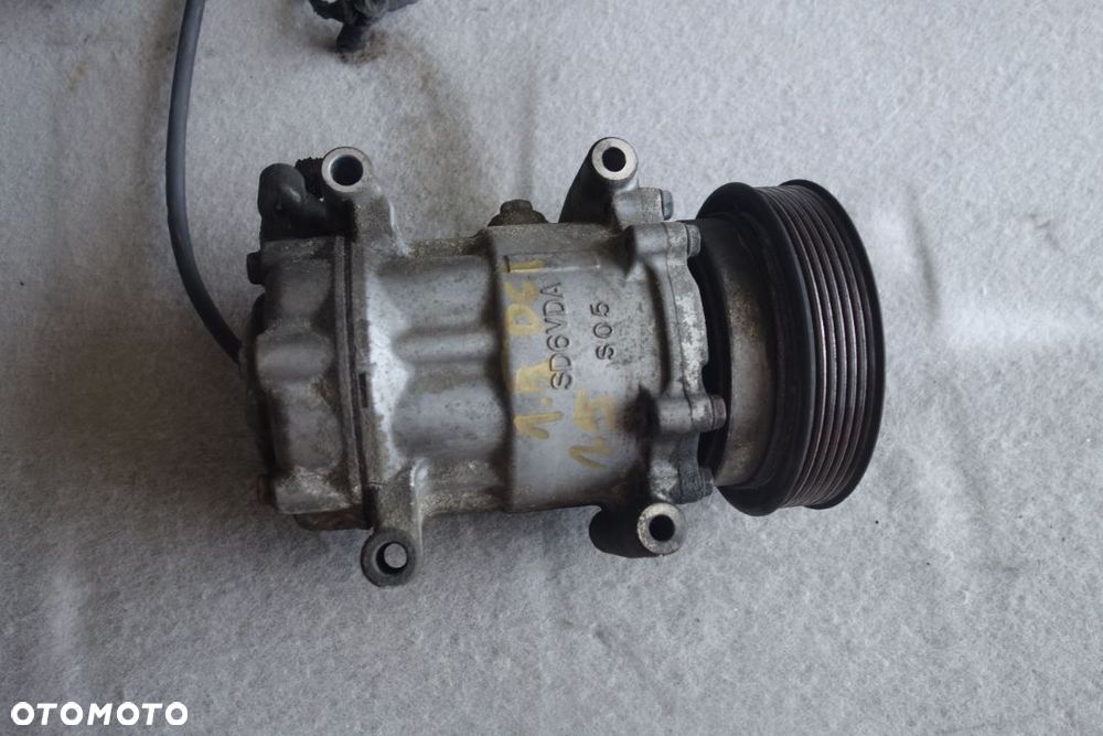 KOMPRESOR POMPA KLIMATYZACJI RENAULT 1.5 DCI 8200651251 - 1