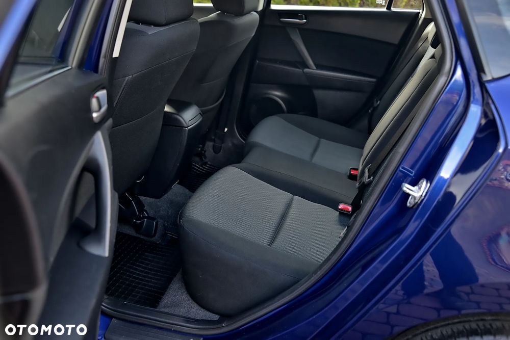 Mazda 3 1.6 Exclusive + - 29