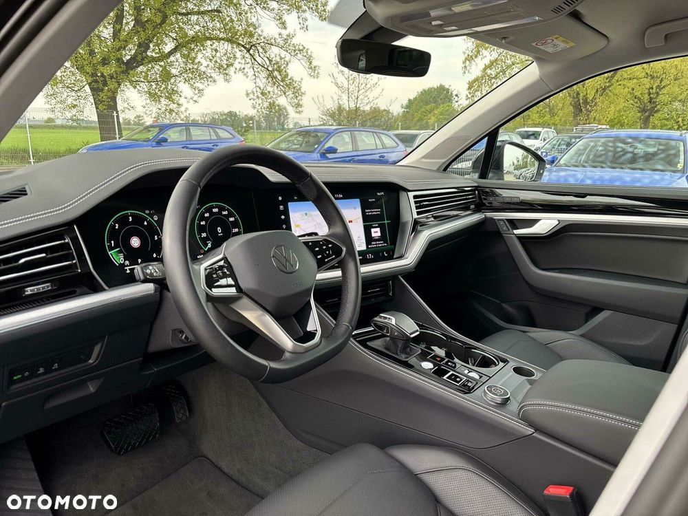 Volkswagen Touareg - 11