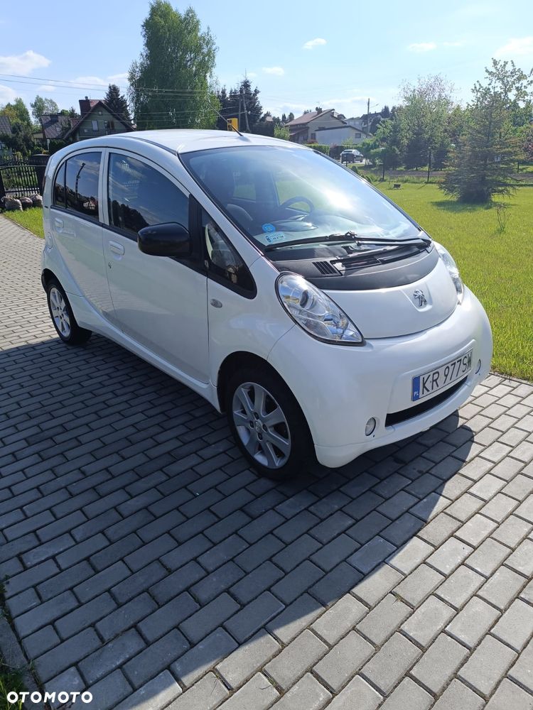 Peugeot iOn High Line - 5