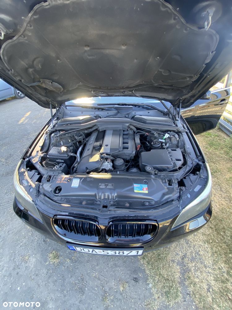 BMW E60 2003 photo 3