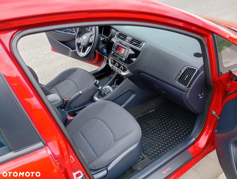 Kia Rio - 15