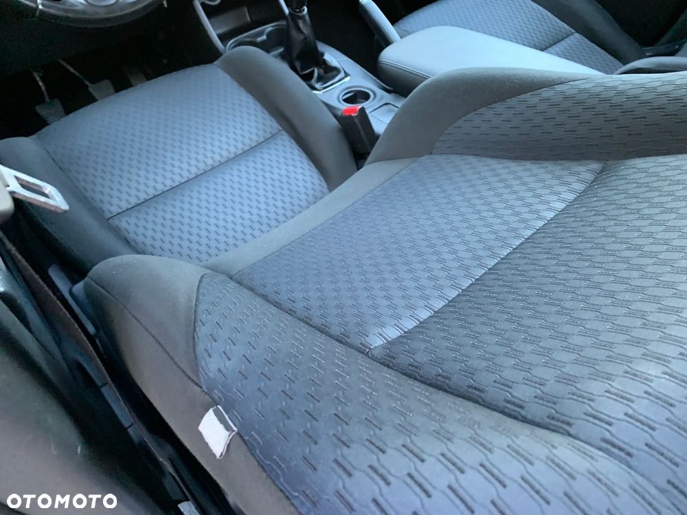 Mitsubishi Outlander - 30