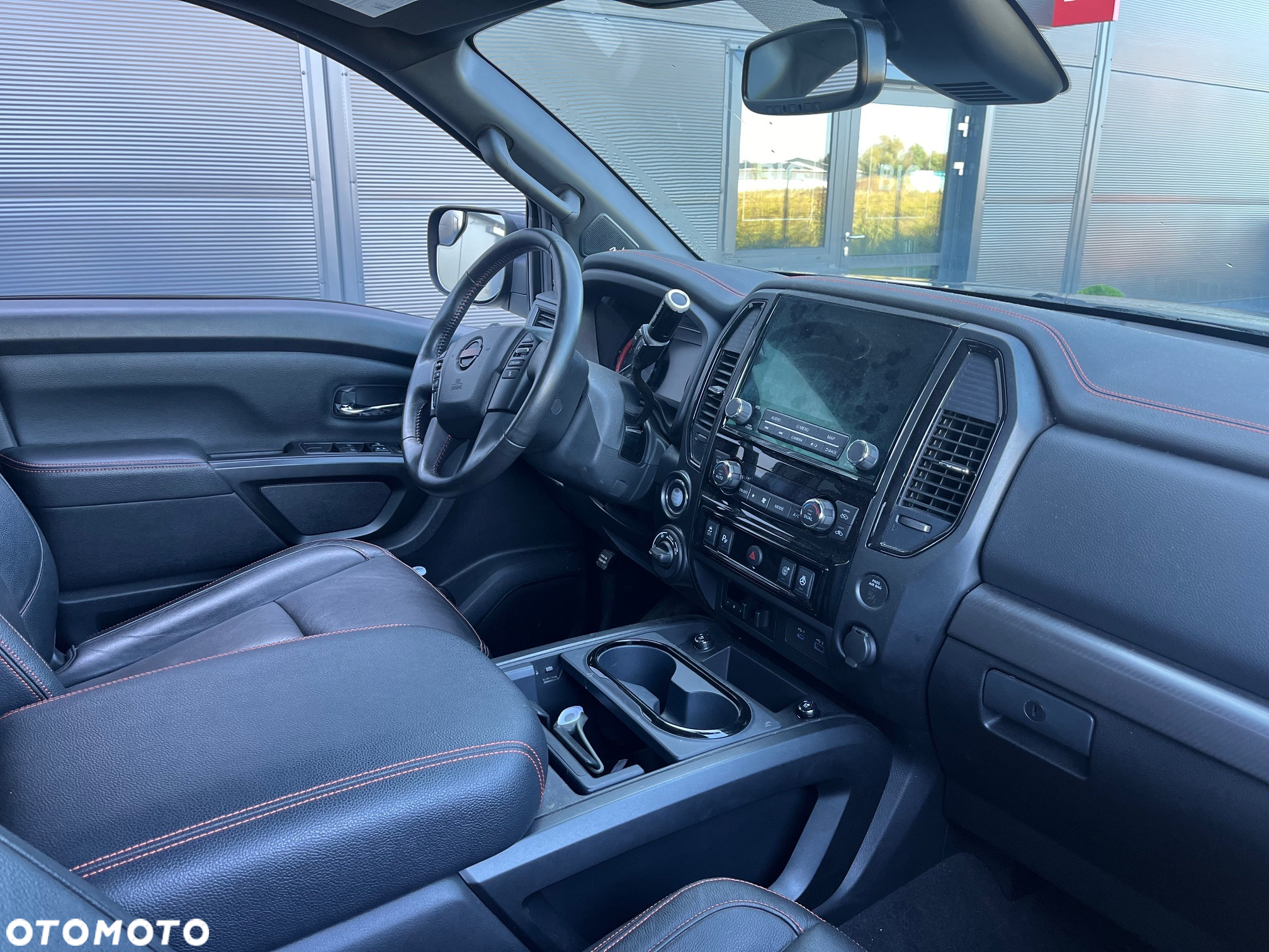 Nissan Titan - 4