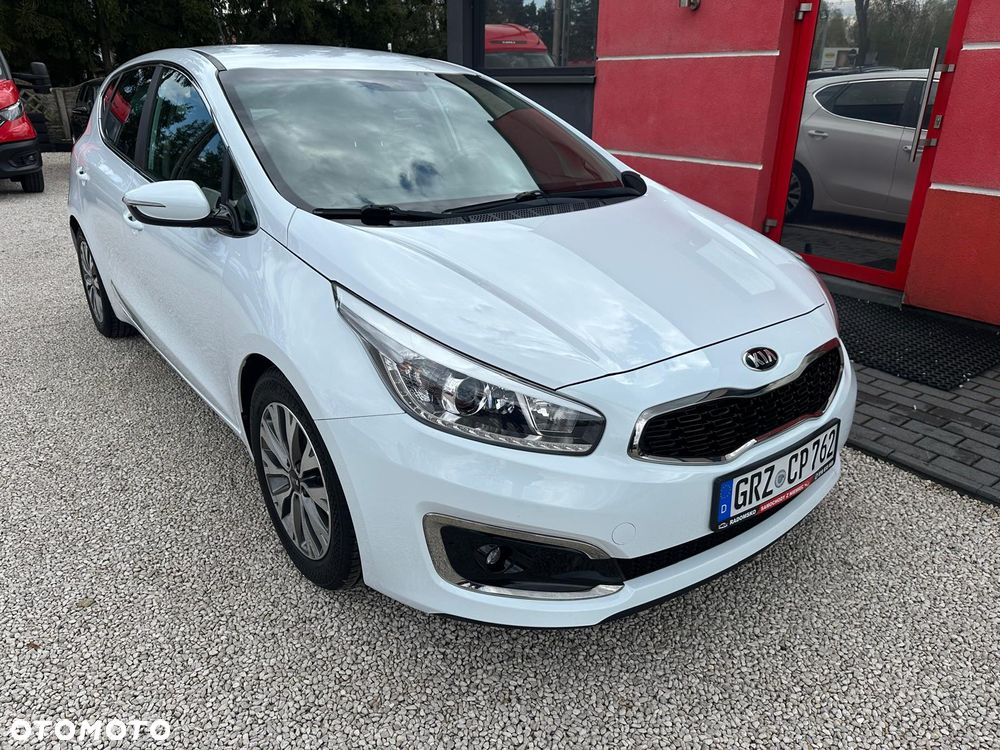 Kia Ceed 1.6 GDI ISG Vision - 1