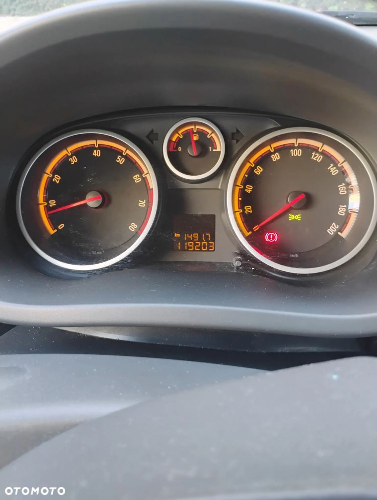 Opel Corsa 1.4 16V Cosmo - 5