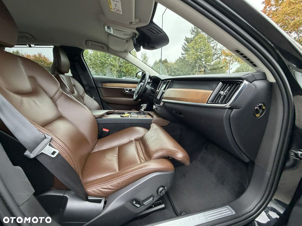 Volvo S90 - 36