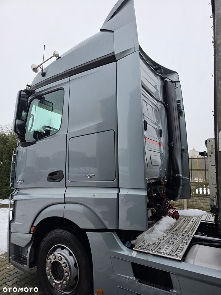 Mercedes-Benz ACTORS 1845 - 4