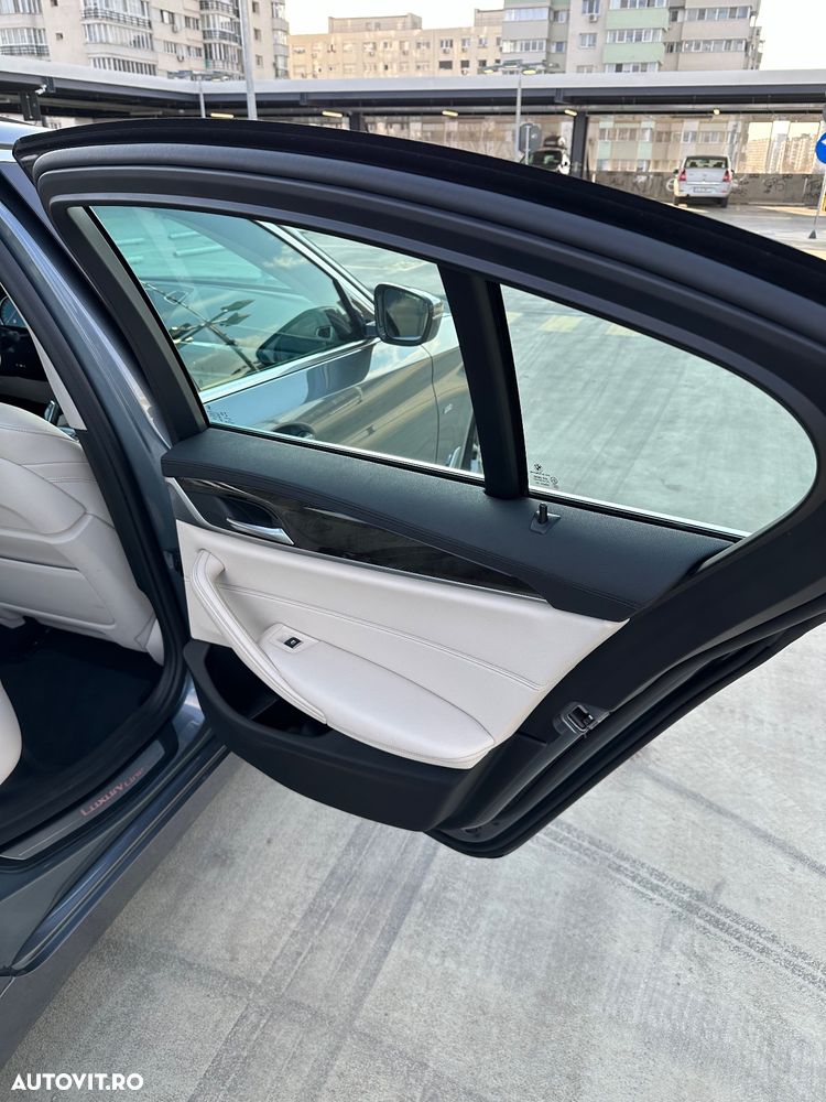 BMW Seria 5 520d xDrive Touring Aut. Luxury Line - 13