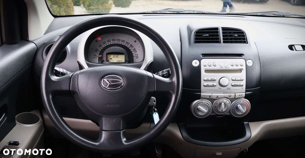 Daihatsu Sirion - 11