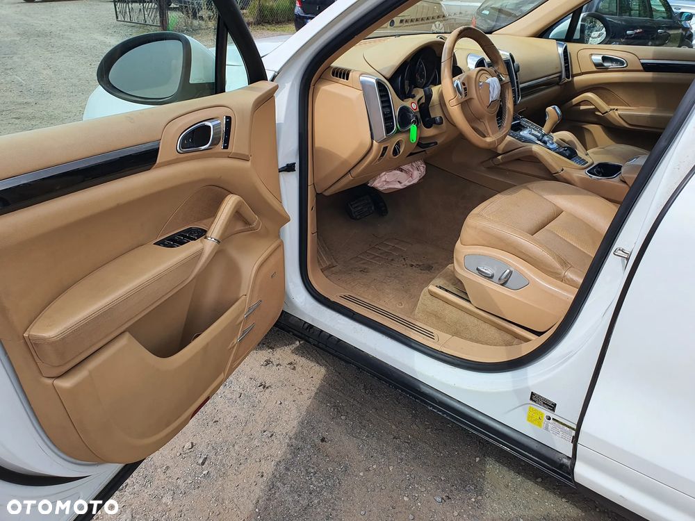 Porsche Cayenne - 11