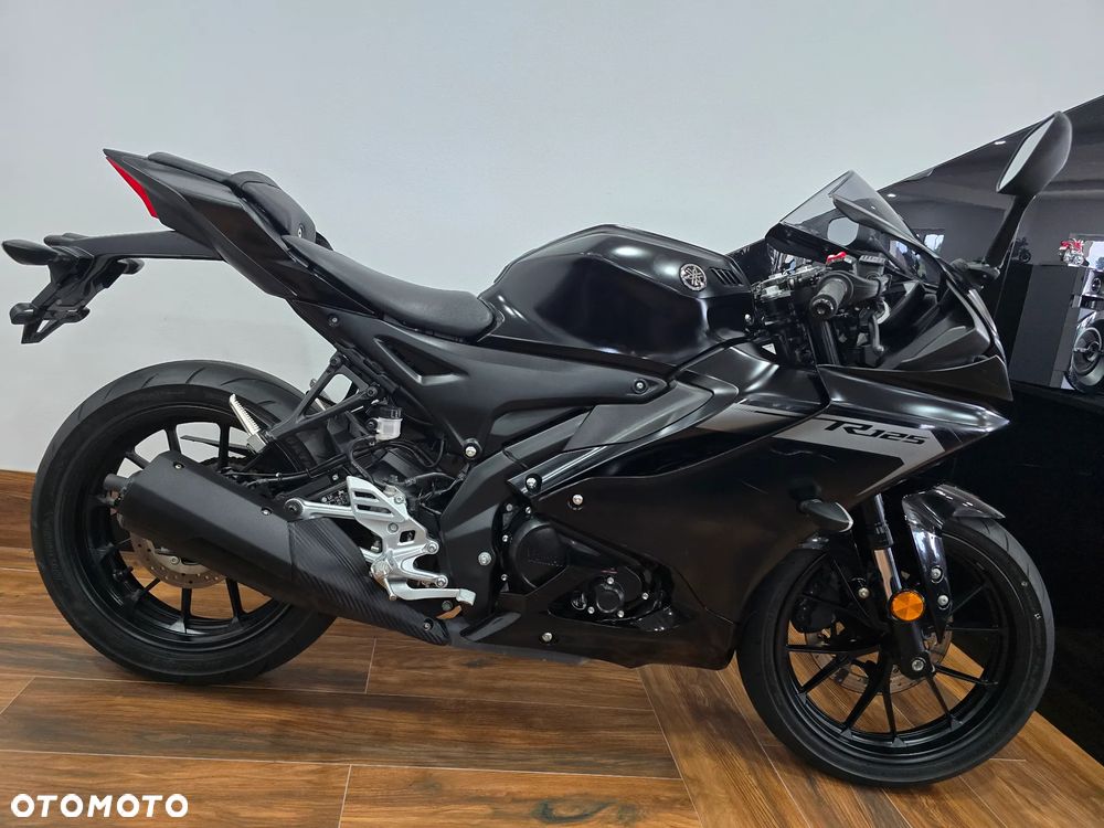 Yamaha YZF - 3