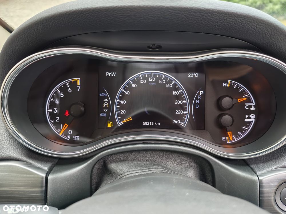Jeep Grand Cherokee - 27