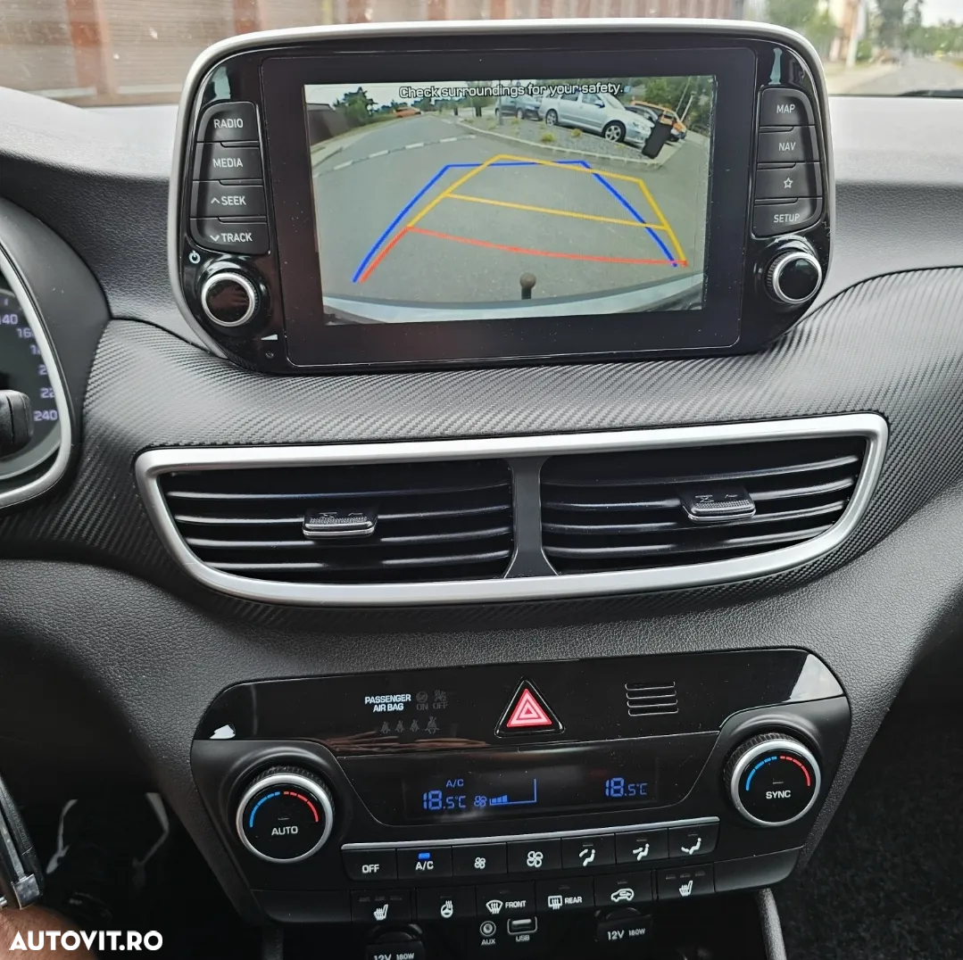 Hyundai Tucson 1.6 CRDi 4WD 6MT Premium - 16