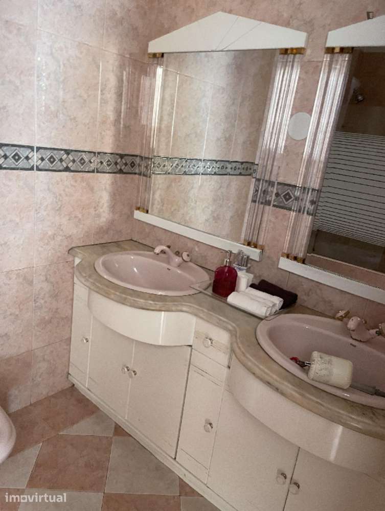 Apartamento com 3 quartos - localizado em Mafamude Porto - Grande imagem: 5/17