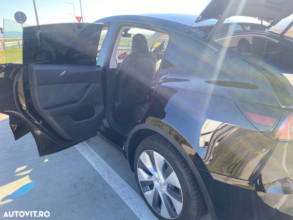 Tesla Model Y RWD Long Range - 3