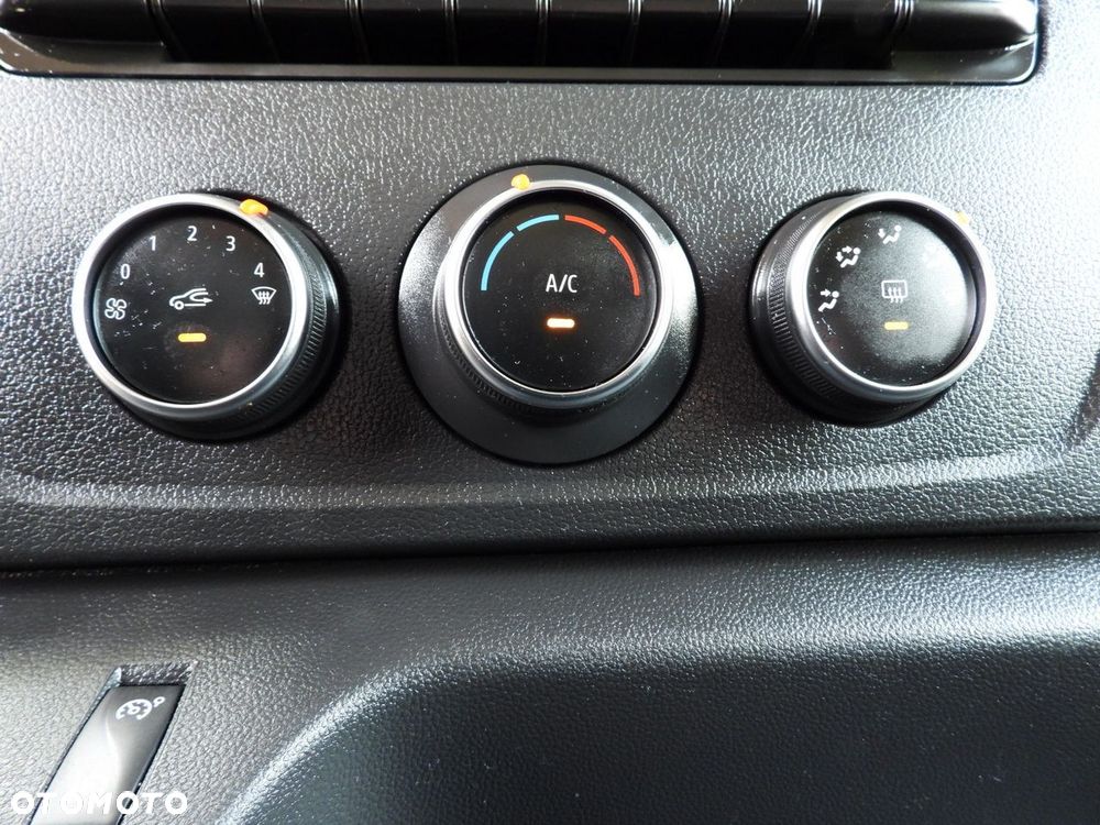 Renault MASTER PLANDEKA 10 PALET WEBASTO TEMPOMAT LEDY KLIMATYZACJA  165KM - 34