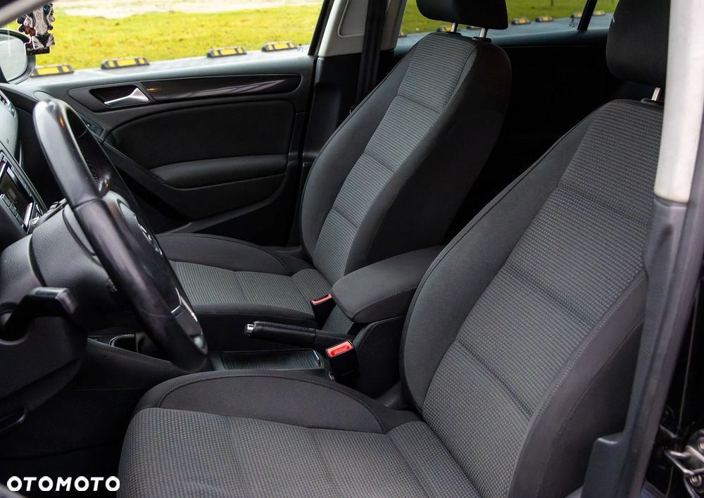 Volkswagen Golf 1.6 TDI DPF Comfortline - 19