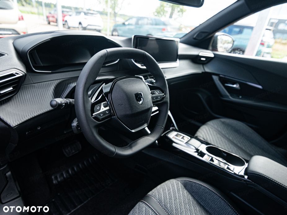 Peugeot 2008 - 8