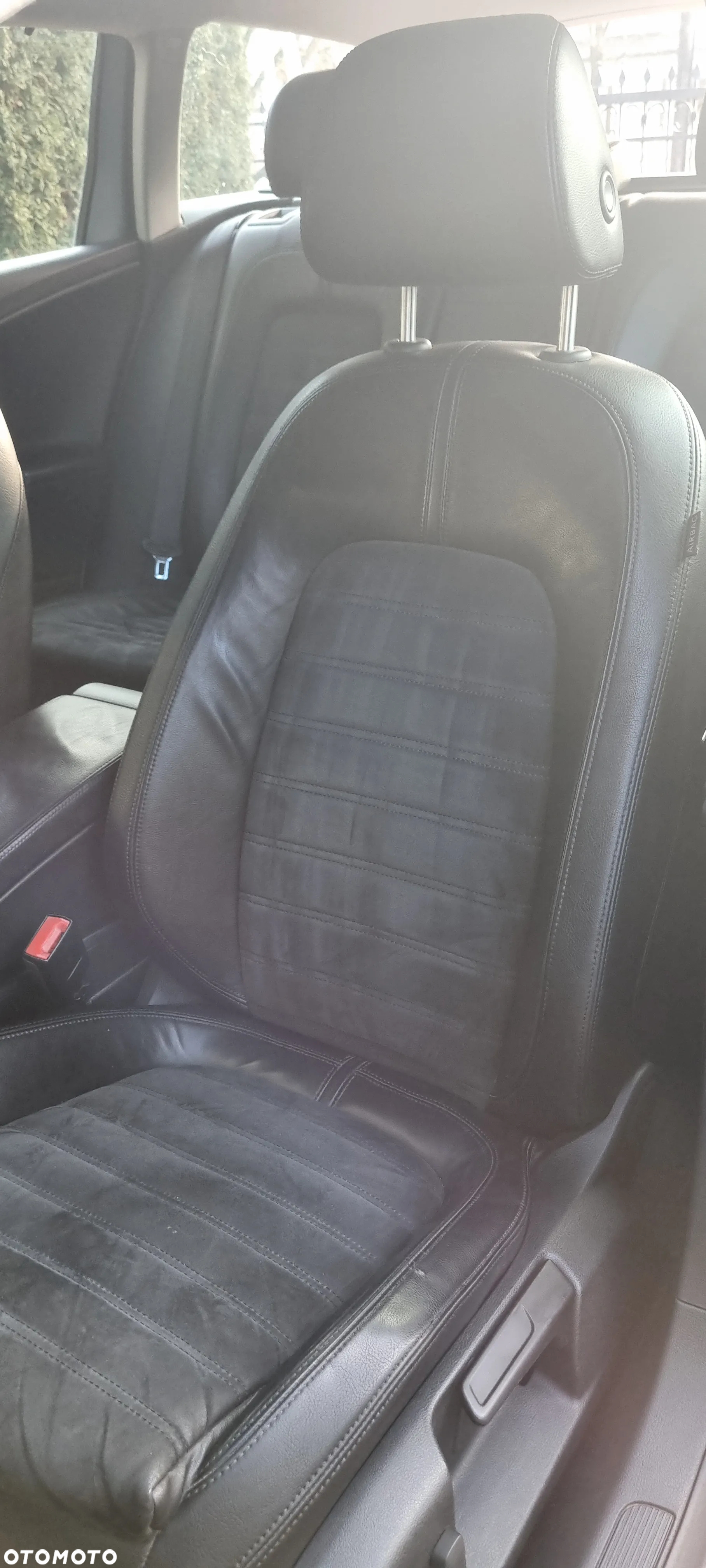 Volkswagen Passat 2.0 TDI DPF Highline - 13
