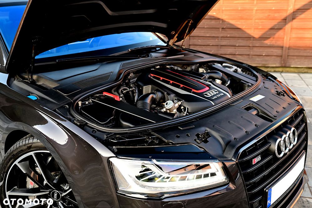 Audi S8 - 26