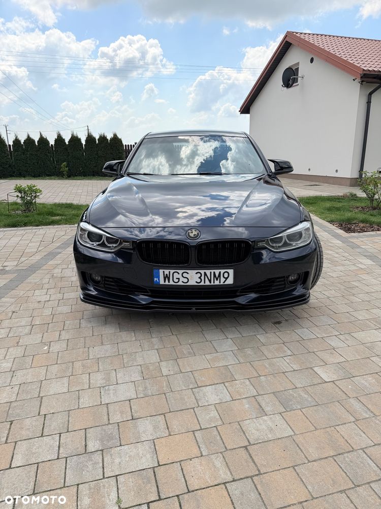 BMW Seria 3 328i xDrive Sport Line - 1