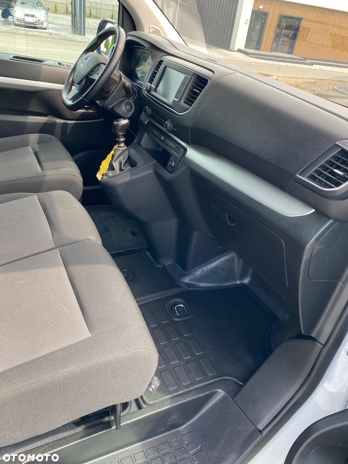 Opel Vivaro - 17