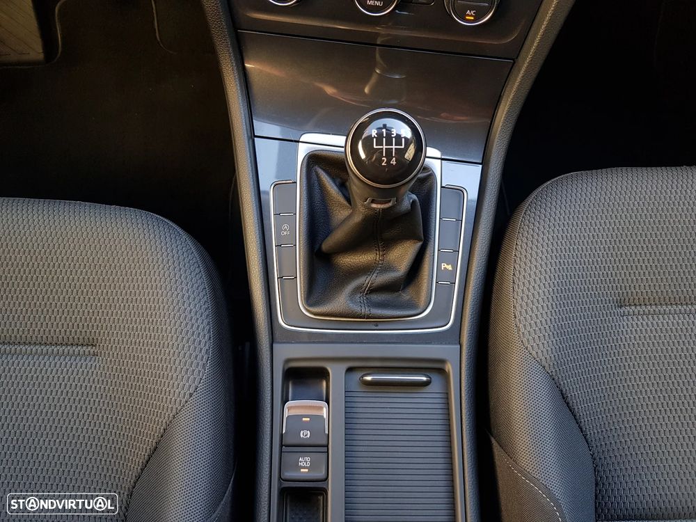 VW Golf Variant 1.6 TDi Confortline - 22