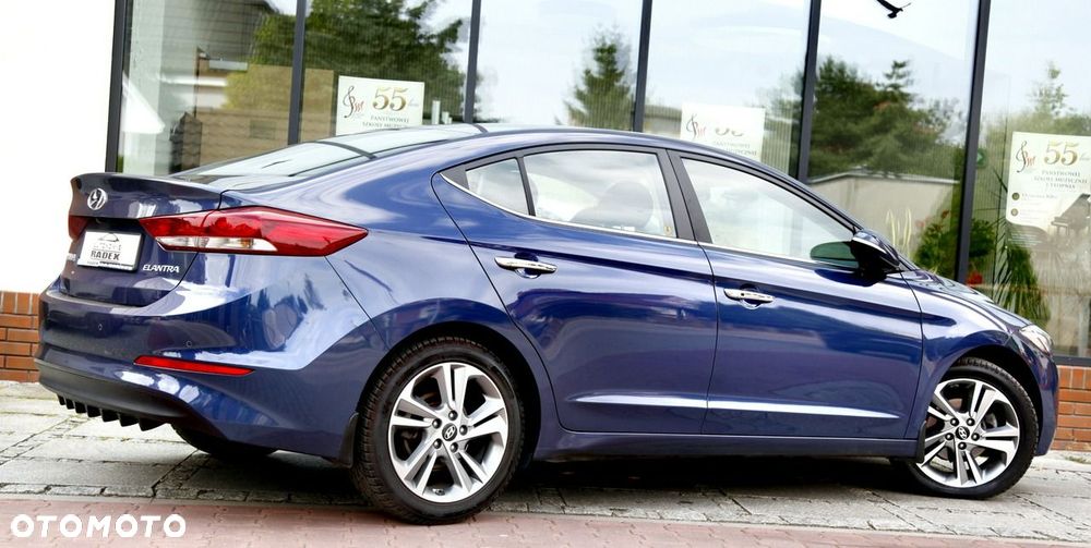 Hyundai Elantra - 8