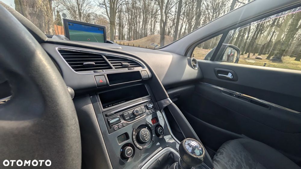 Peugeot 3008 HDi 115 Allure - 11