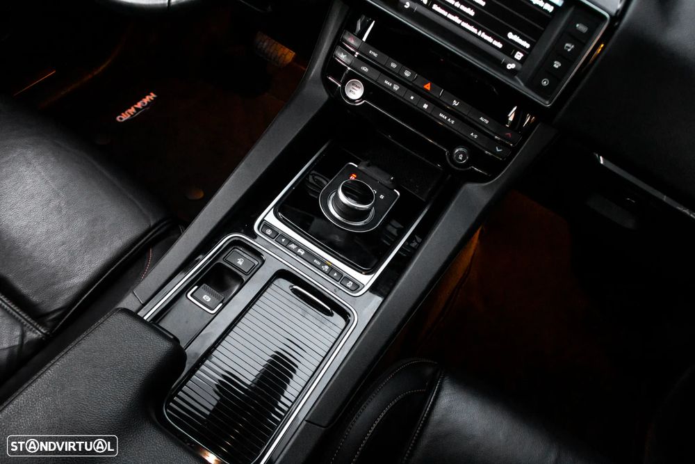 Jaguar F-Pace 20d Aut. Prestige - 35