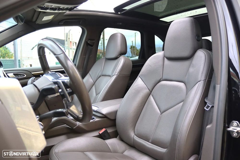 Porsche Cayenne S E-Hybrid - 15