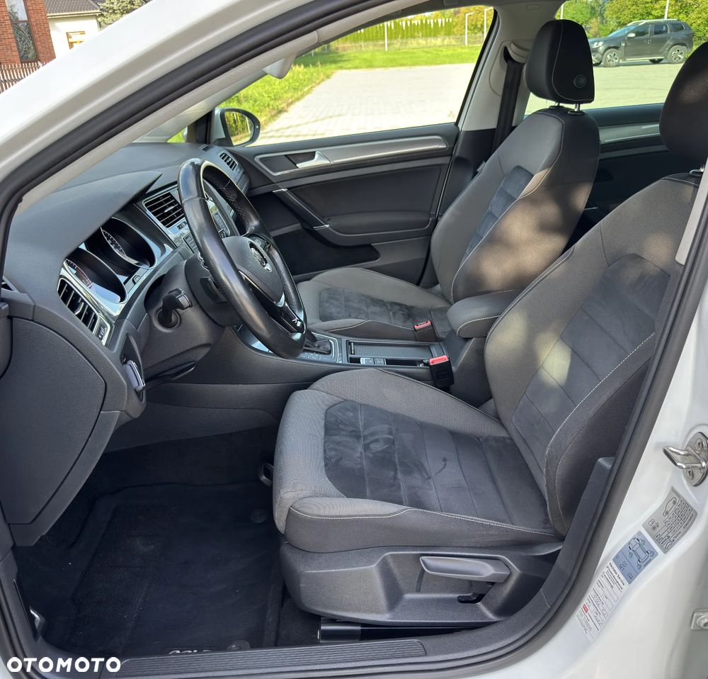 Volkswagen Golf - 21