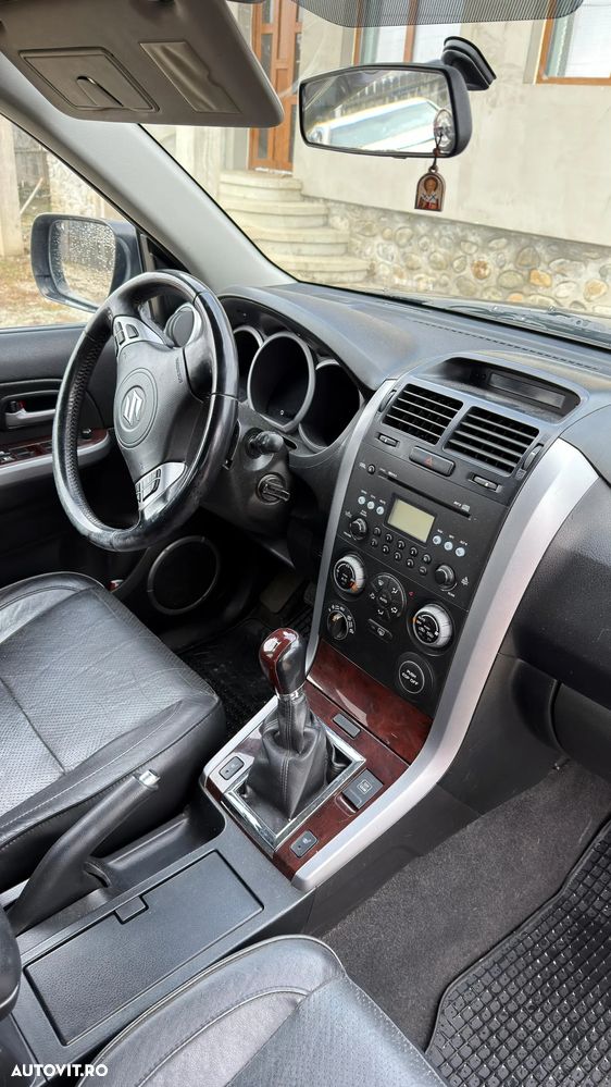 Suzuki Grand Vitara 1.9 DDiS Comfort DPF - 8